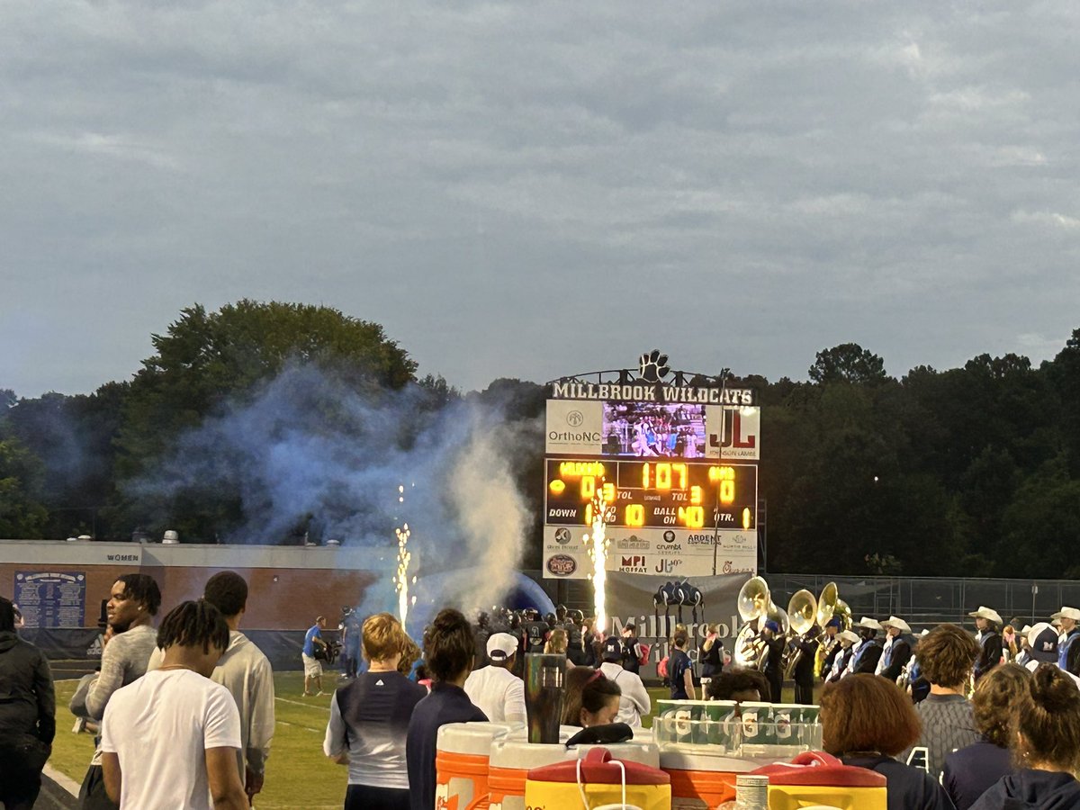 DrJohnNeidecker's tweet image. It’s a heavyweight NAC-6 conference match up as @MBrookFootball hosts @RamsFootballNC tonight!  #Toe2Toe #PinkOut #FridayNightLights @MillbrookSports @OrthoNC