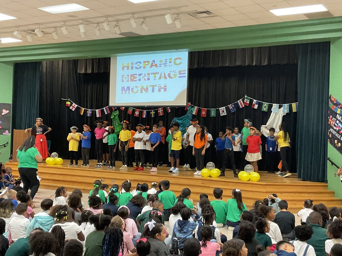 LanorisDCasey's tweet image. Celebrating National Hispanic Heritage Month Day 3 🪇💃🏾🕺🏾🇲🇽 #WeAreSalyers #HispanicHeritageMonth #SpringWay #Unstoppable #CubsHouse @SalyersElemCubs @ShuanTann @VillamilMrs @LaQuitaCarter2 @SpringISD @SpringISD_Super