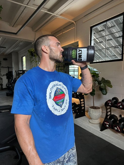 Hella thirsty https://t.co/3UuuEervsk<a href="/tag/doingbirdmagazine"class="tags"><span>#doingbirdmagazine</span></a><a href="/tag/doingbirdnineteen"class="tags"><span>#doingbirdnineteen</span></a>