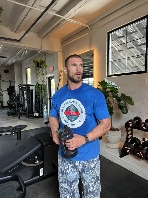 Hella thirsty https://t.co/3UuuEervsk<a href="/tag/doingbirdmagazine"class="tags"><span>#doingbirdmagazine</span></a><a href="/tag/doingbirdnineteen"class="tags"><span>#doingbirdnineteen</span></a>