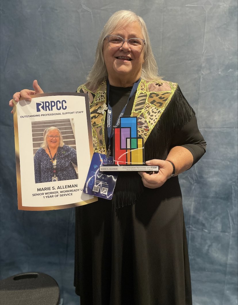 taylorqd25's tweet photo. Last week we celebrated and recognized our outstanding support staff during the @golctcs Annual Conference. Ms. Marie is the epitome of an outstanding person first and support staff second. She exhibits #LegendaryService everyday. @RiverParishesCC is proud of Ms. Marie! Congrats! https://t.co/sDwqYDSXor