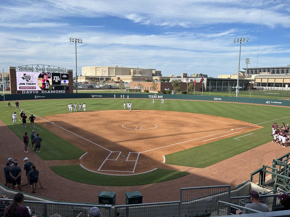 Aggie softball tonight!🥎