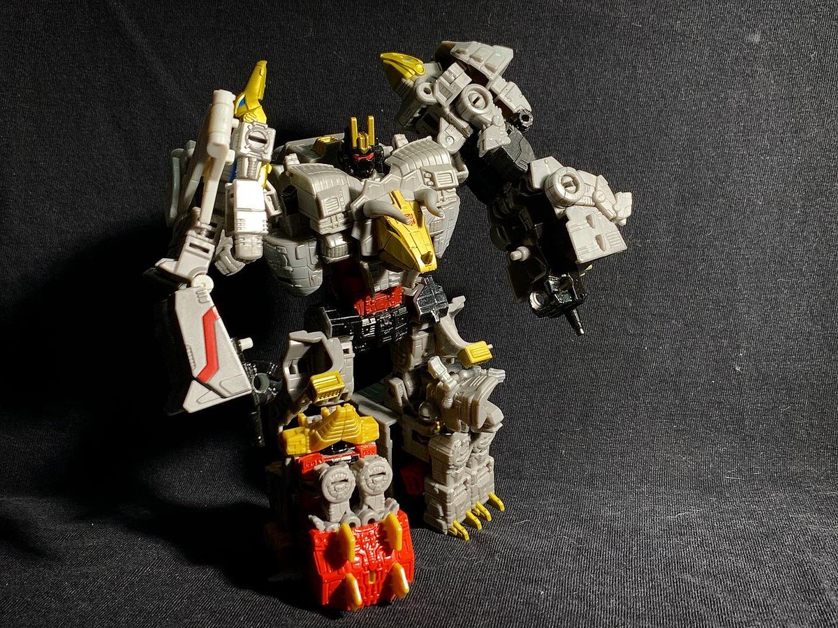 xeno_world's tweet image. Legacy Evolution Volcanicus photo collection #transformers #transformerslegacy #transformerslegacyevolution #volcanicus #grimlock #sludge #slag #snarl #swoop #skarr #dinobots #toyphotography