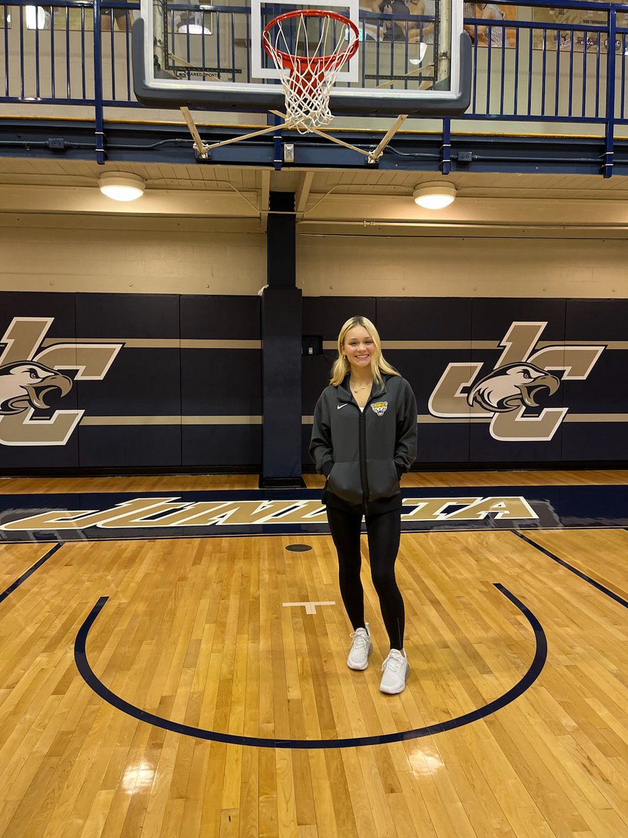 Thank you @CoachAbby_JC  and Coach Young for the great visit at Juniata college! Can’t wait to come back for an over night! @Coach__Strick @StrickHoopsLLC @JuniataWBB