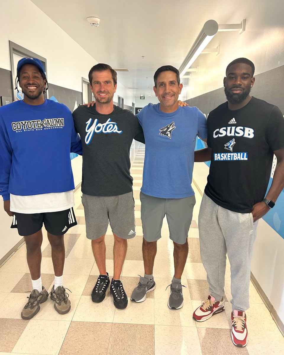 CoachArgenal's tweet image. National Coaches Day:
You can not have a successful program without great assistant coaches. So thankful for @Tim_Bross @CoachMarkBlack and @Micah_Dykes for their dedication daily!