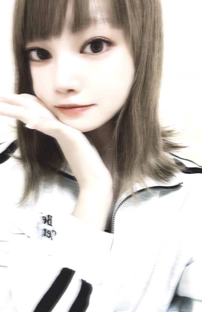 alice777o's tweet photo. 寝起きそのまま行ってまつ毛してもらって気分いい https://t.co/OjXR2HEtR9