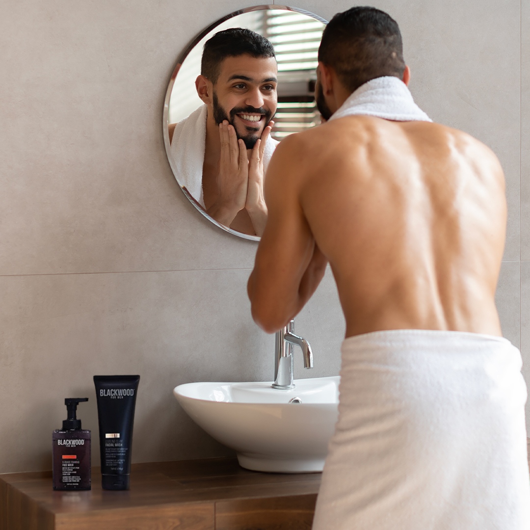 Blackwoodformen's tweet image. Happy World Smile Day! Show off your healthy skin and winning smile today with #naturalclass. A genuine smile is the best accessory, but healthy skin is a close second. 😄🌿✨#skincare#skincareformen #facecare ⁠#NaturalBeauty#skincaretips#grooming #facialcleanser#blackwoodformen