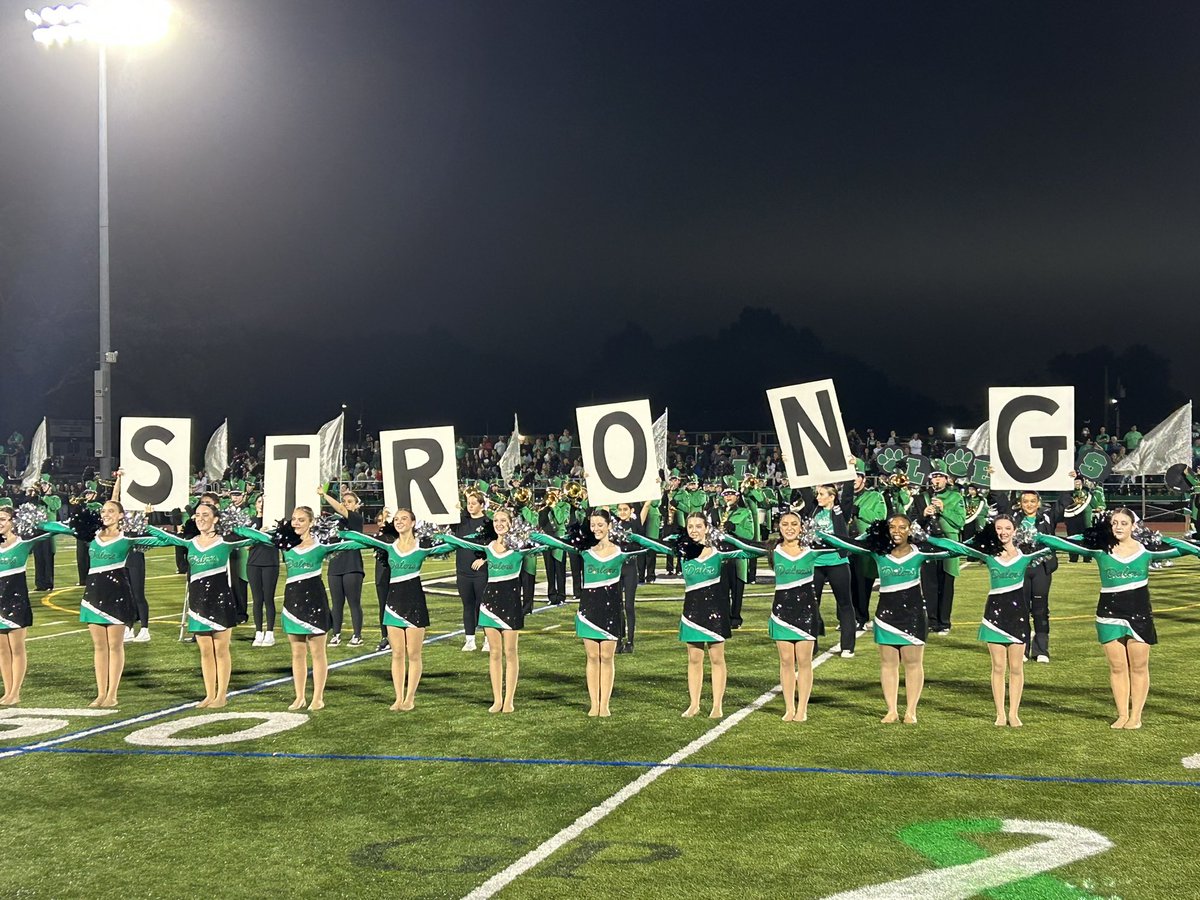 SenatorRhoads's tweet photo. Inspiring night at the Farmingdale High School Homecoming! Excellent performance by the Marching Band showing their resilience, strength, and skills - you truly made our community proud. Everyone really came together and showcased the #Daler spirit tonight!
#farmingdale https://t.co/TgvN7c6NM0