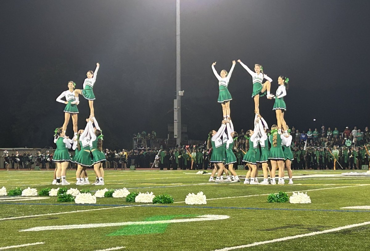 SenatorRhoads's tweet photo. Inspiring night at the Farmingdale High School Homecoming! Excellent performance by the Marching Band showing their resilience, strength, and skills - you truly made our community proud. Everyone really came together and showcased the #Daler spirit tonight!
#farmingdale https://t.co/TgvN7c6NM0