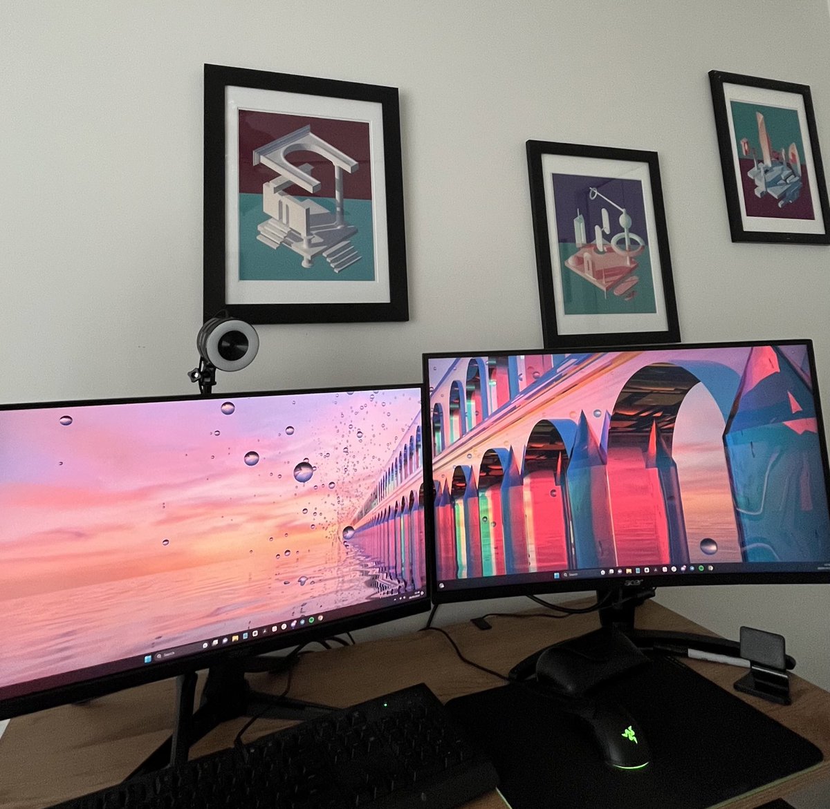 BenniDaytime's tweet photo. NFT art in the office, big fan of architecture and surrealism, when they meet it creates places only our minds can venture to.
Screensaver: @ZueqsavAnton
Wall Art: @Zarcky_
@EfdotStudio #EfdotCuration https://t.co/UBOsAgJqcn