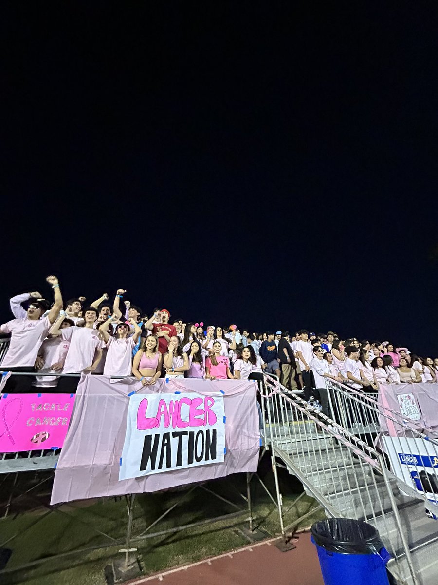 DAWG POUND is packed tonight 🤩