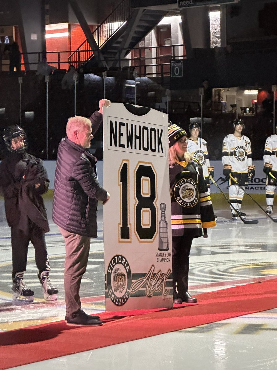 We love you Alex Newhook!