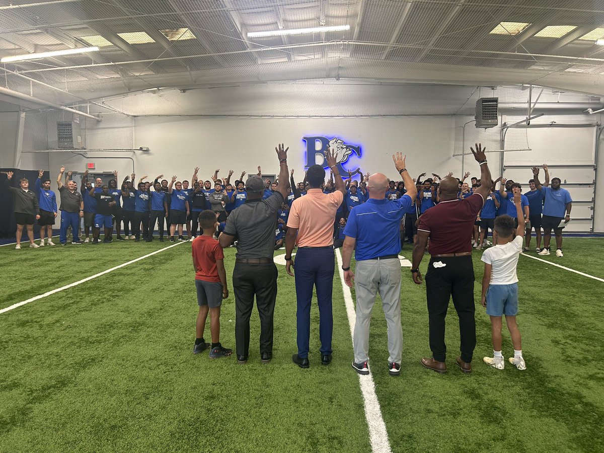 barton_fb's tweet photo. We would like to thank 4th and Goal Ministries for delivering an amazing message to our team today! Mr. Terrance King, Mr. Brent Johnson &amp; Mr. Kory Fisher showed our team what life after football can be! These three gentlemen were all former players for Coach Hester!
#BeUncommon https://t.co/uhL4PRalNB