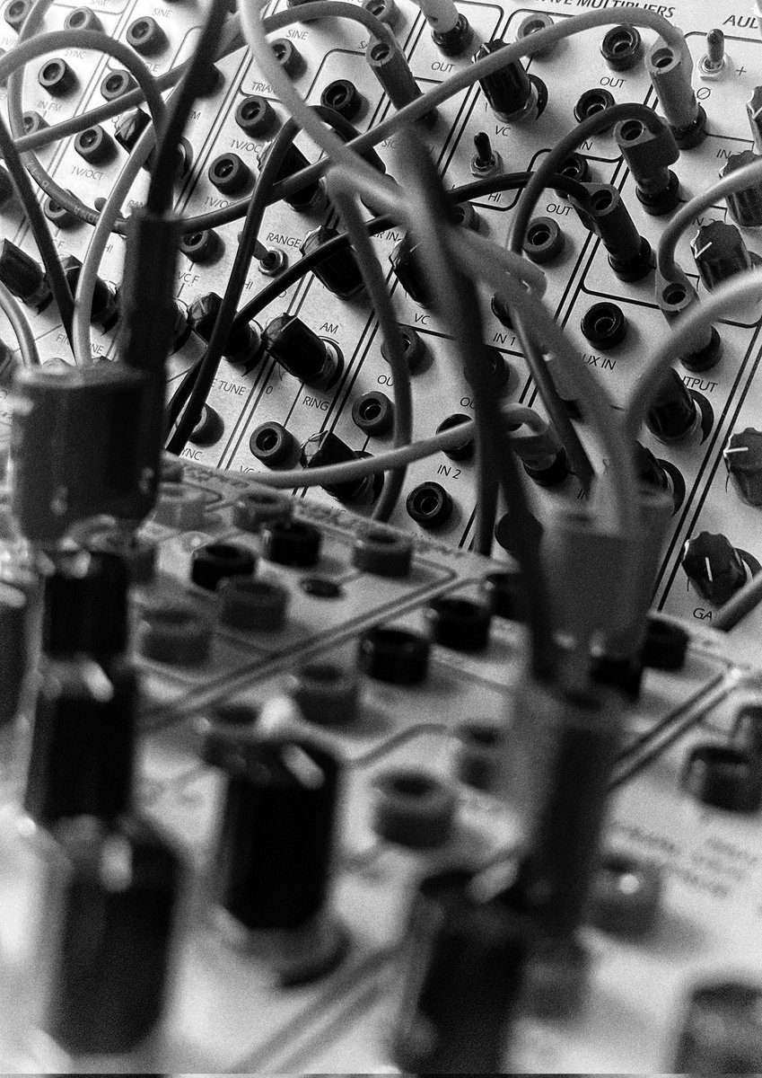 Modular. synthesis / straytone