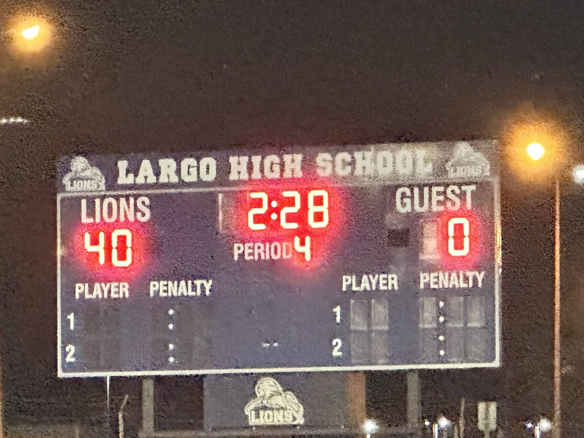 Homecoming victory secured. ✅ 

The Lions shutout Crossland 40-0 to get the homecoming victory.