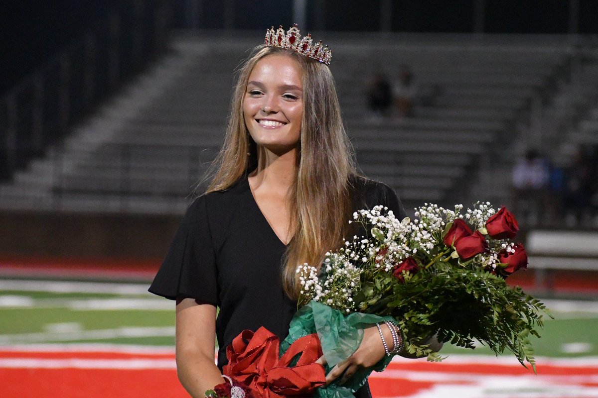 Congratulations to <a href="/RabunWbb/">RabunCountyWBB</a> own Lucy Hood for being crowned this year’s RCHS Homecoming Queen! Can’t wait to watch her and the Lady Wildcats on the court this upcoming basketball season!