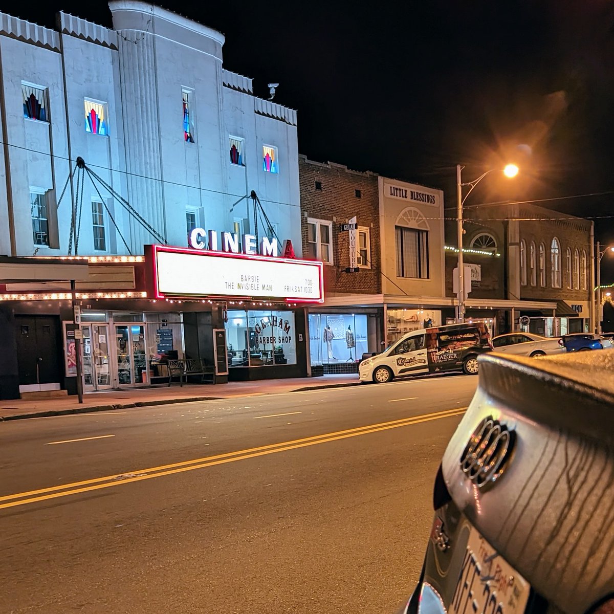 jcauseyfd's tweet image. Yay, that time of year - horror classics at @grahamcinema !!! We start the month with the 1933 version of The Invisible Man. And yes, going off diet to partake of the traditional popcorn. #movies #horrormovies #horrorclassics #halloween