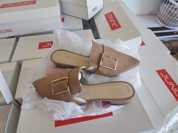 bulk_liquidator's tweet image. Overstock women shoes and sandles. All items are brand new and in their original box. 260 pairs per pallet 

We have 30 pallets available.
$750 per pallet 

Call or message (330) 249-1659

Available on our website 👇bulkliquidators.store/index.php/prod…