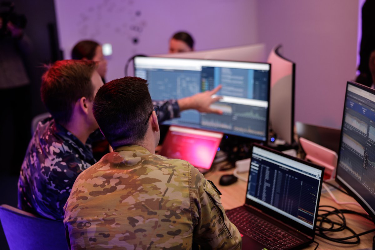 A further 6 personnel have completed the qualification course, allowing #YourADF to fully support the global Joint Commercial Operations Cell network 🛰️ with <a href="/USSpaceForce/">United States Space Force</a> #SpaceDomainAwareness