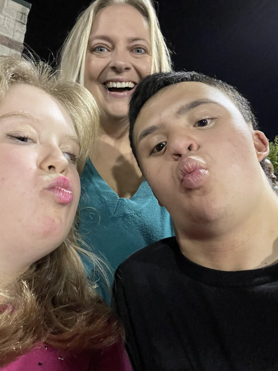 Stephanie Komajda tweet media