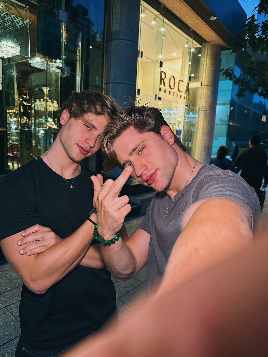 emartineeez's tweet photo. hola Mexico 🇲🇽 https://t.co/r8WCLRIqTW