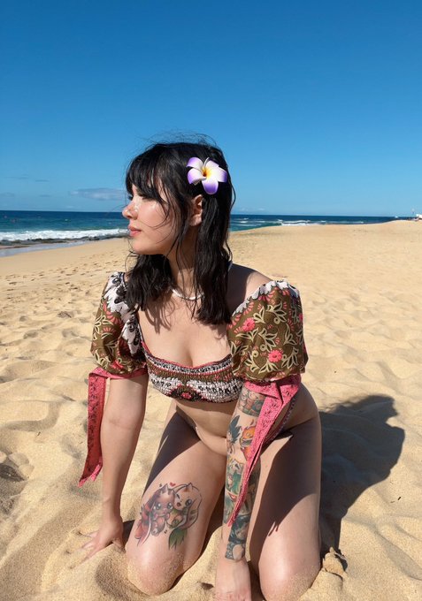 wave back or whatever 🌊 https://t.co/gzxgA34BqD