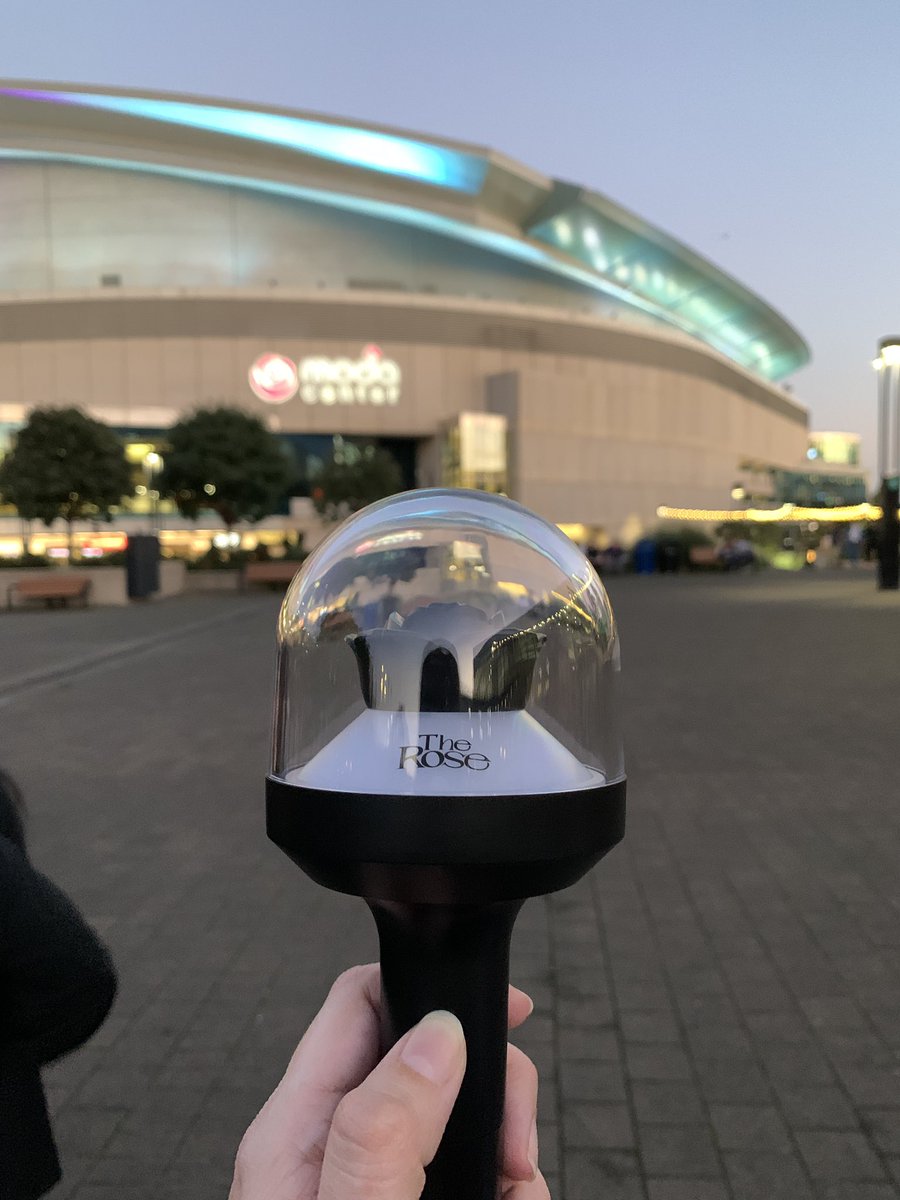 LadyKatharineP's tweet photo. Seeing The Rose tonight in Portland! I’m so excited to see them again. #TheRose #TheRoseinPortland https://t.co/VAQUMilZjC