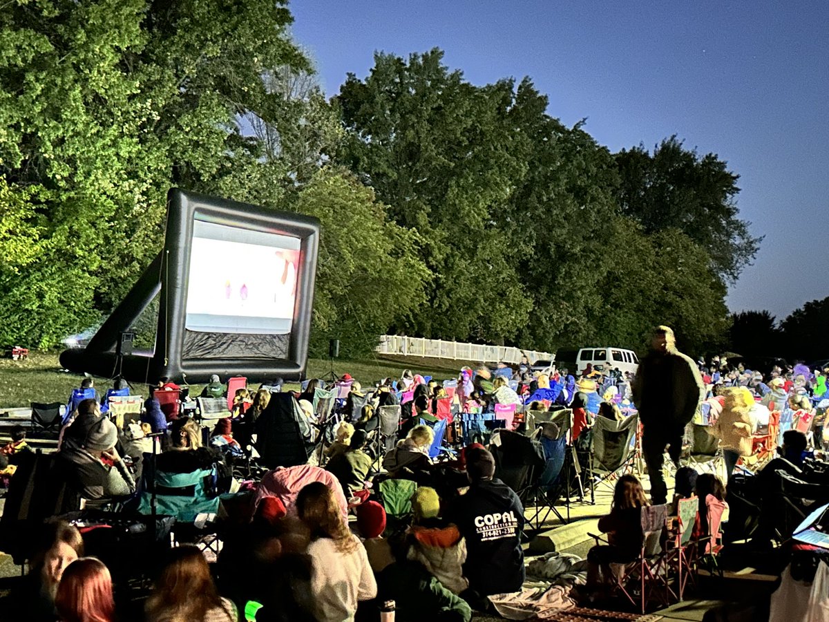Movie night <a href="/CastlioElem/">Castlio Elementary</a>! Thank you PTO for a great family event!