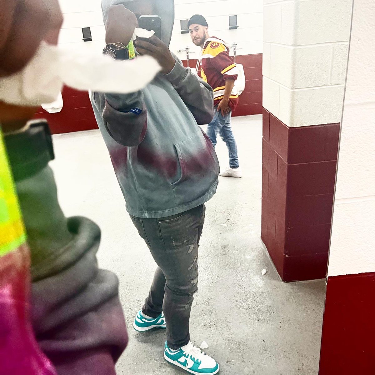 CHASE(ing)  this paper I was YOUNG I see ah sack I’m tackling