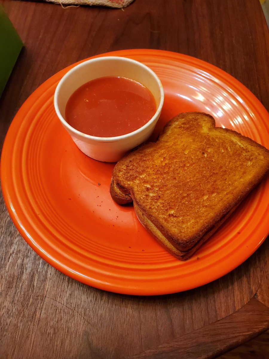 Just under 100 grilled cheese with tomato soup out to Portland houseless neighbors tonight! Please help us keep cooking through the winter by donating to our Venmo pdxfeedthestreets or Cashapp FTSPortland ❤️🖤❤️