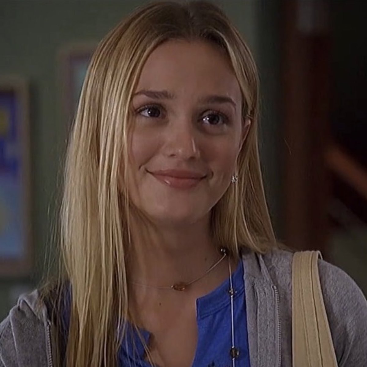 PopCulture2000s's tweet photo. she’s so pretty https://t.co/jG4gXq5N4P