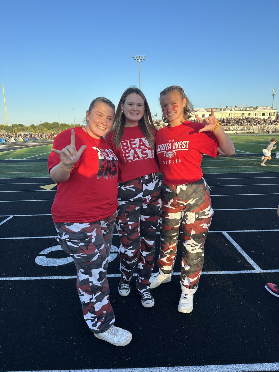 mollyyybell_'s tweet photo. Thank you to @KnicolASL & @CincyASLJess for the opportunity to sign the National Anthem at the ❌ast W❌st gam❌ ! Super thankful for all you guys have done to make ASL 4 happen, wouldn’t be here without you guys! 🤟🏼❤️🔥🔥🦅 #WhyWEsign https://t.co/xriiwhCisS
