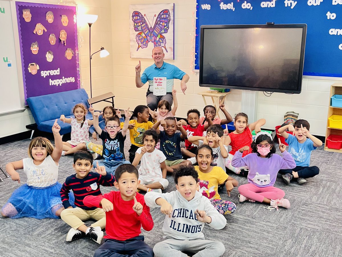 Learning about how we can BOUNCE BACK 👇🏻☝🏻with Comet Kid 💫 Resilience 🌅 by focusing on our strengths 💪🏽 and talents 🎤. <a href="/jen_davis4/">Jenny Davis</a> Butterfly Class 🦋 was very thoughtful 🤔💭 and so engaged 🔌💡 for “Put Me In The Zoo” 🐆! #MECCtacular 💚 <a href="/MrsBly_MECC/">Melissa Bly</a>