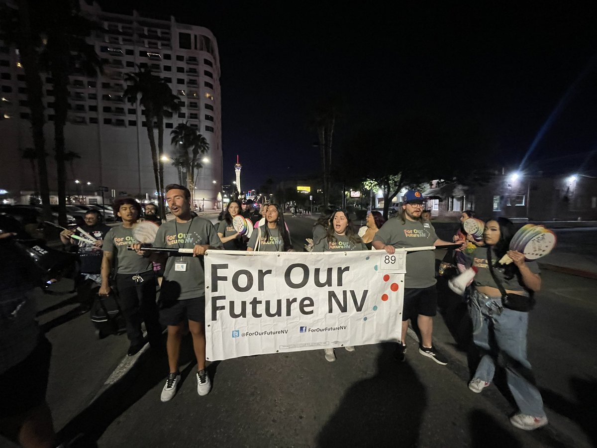 ForOurFutureNV's tweet image. And we’re off! #LasVegasPride #LVPride