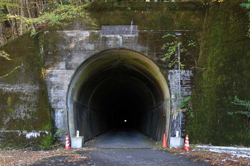 10月末までの予定で
国道425号の白谷トンネルが通行できませんのでご注意ください