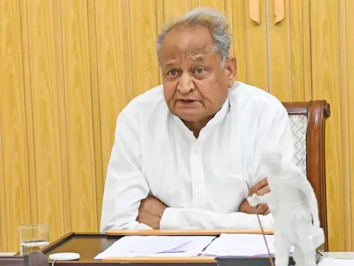 जब पटवारियों की 9 साल की सेवा के बाद ग्रेड पे 3600 हो सकती है तो राजस्थाम पुलिस के कांस्टेबल की क्यों नहीं??
पूछता है #राजस्थान_पुलिस का सिपाह?
मुख्यमंत्री जी आज आपने भी सिपाहियों के साथ घौर अन्याय कर दिया <a href="/ashokgehlot51/">Ashok Gehlot</a>
<a href="/RajCMO/">CMO Rajasthan</a> 
<a href="/INCRajasthan/">Rajasthan PCC</a> 
<a href="/PoliceRajasthan/">Rajasthan Police</a>