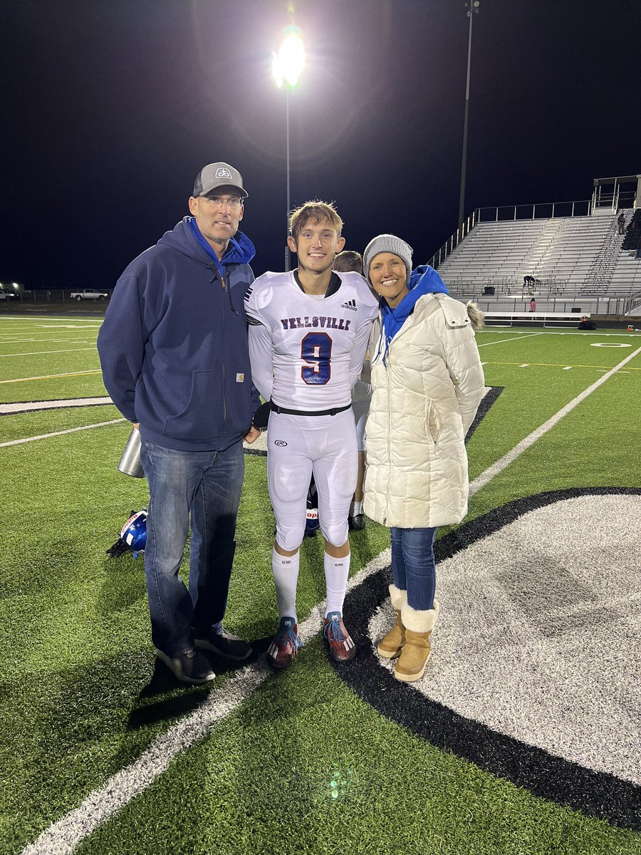 LauraDorsey16's tweet photo. BIG TIME game from this kid tonight in a hard fought win for Wellsville💙❤️🦅🏈 4 passing TDs and 1 rushing!!  Great job bud @wdorsey112 https://t.co/pd9FFgcO6R