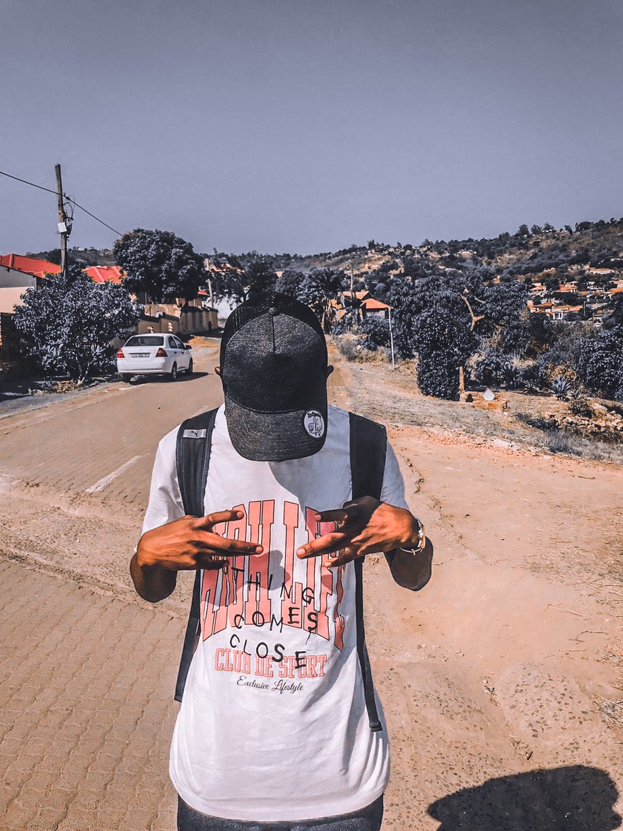 Strife__Studio's tweet photo. Hey, name is Keith Strife, mostly known as Keith, I sing/rap, dropping my music soon, if your reading this, stay tuned for a whole different version of dopamine. To The World 🌐🔥
#hiphop #singer #الأهلي_الاتحاد  #القبض_على_سعود_القحطاني #life #now https://t.co/boxoHHI2aS