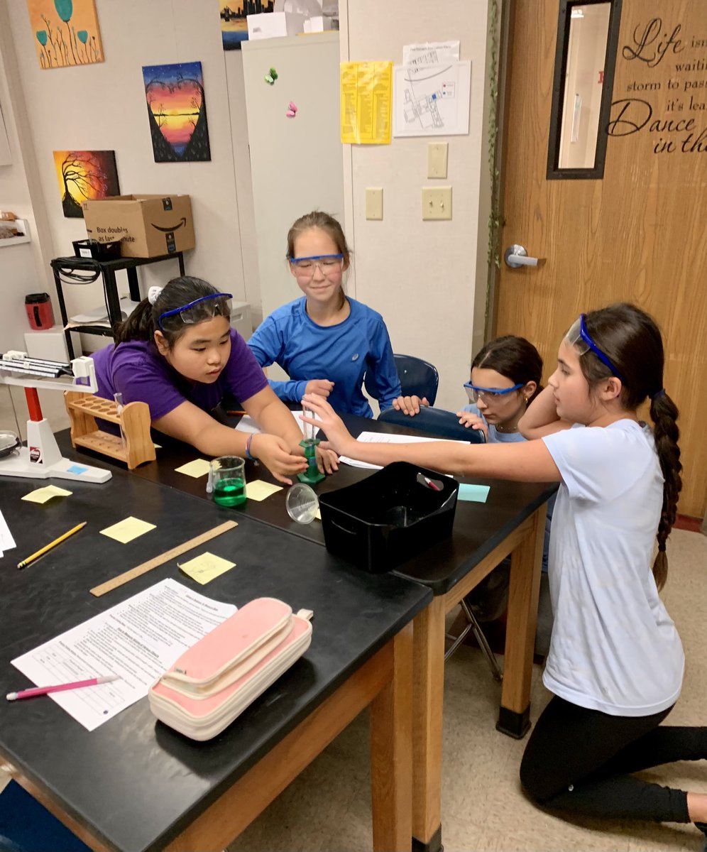 hartingsteach's tweet photo. I love teaching middle school age students and science 🥰 22 years and counting doing what I love @IHMiddle https://t.co/CWjmVv5unB