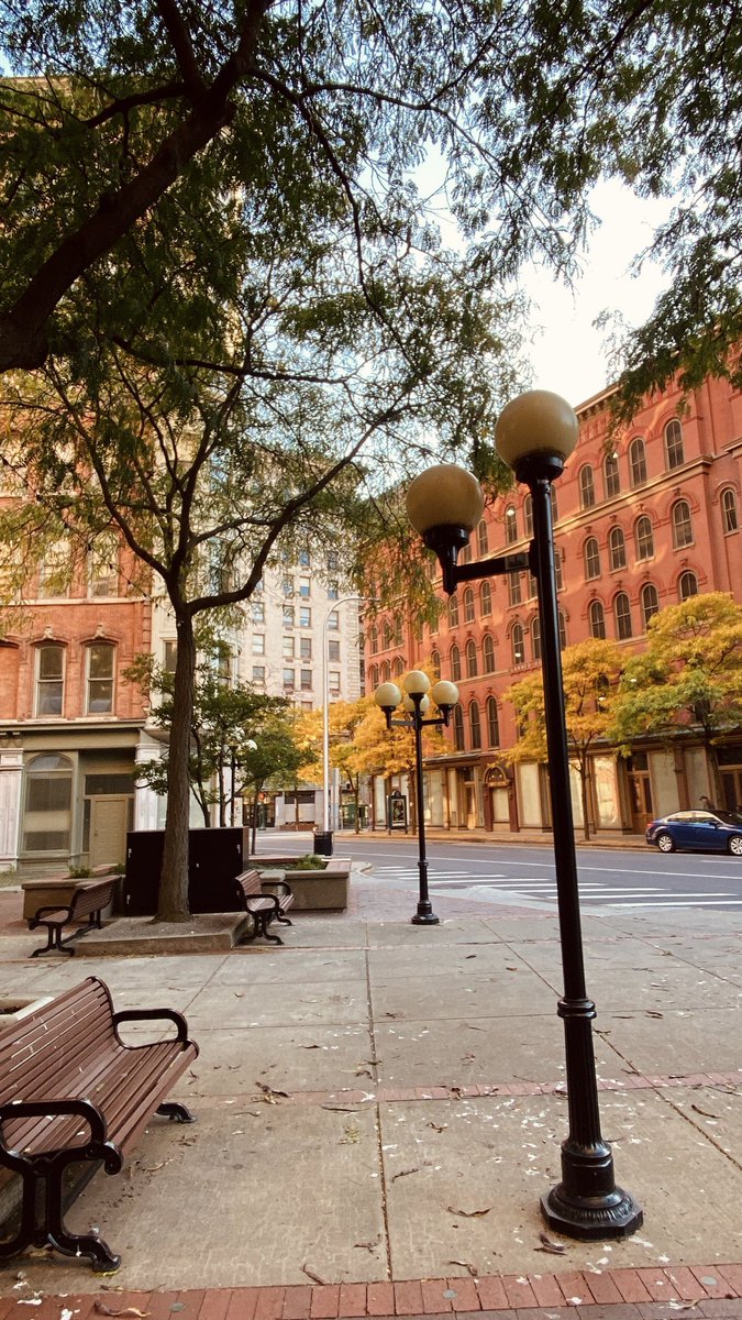 erikajschneider's tweet image. A beautiful fall week of listening and learning feat. a few folks that affirmed, exposed, and inspired. #codeshift #newsengagementday @SyracuseU