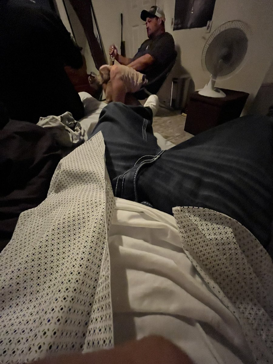 junenfsg's tweet photo. Finna down a bottle tonight and maybe squabble at the concert fuck it who knows 🤷🏽‍♂️#inquietosdelnorte https://t.co/pUFbBSzRzu