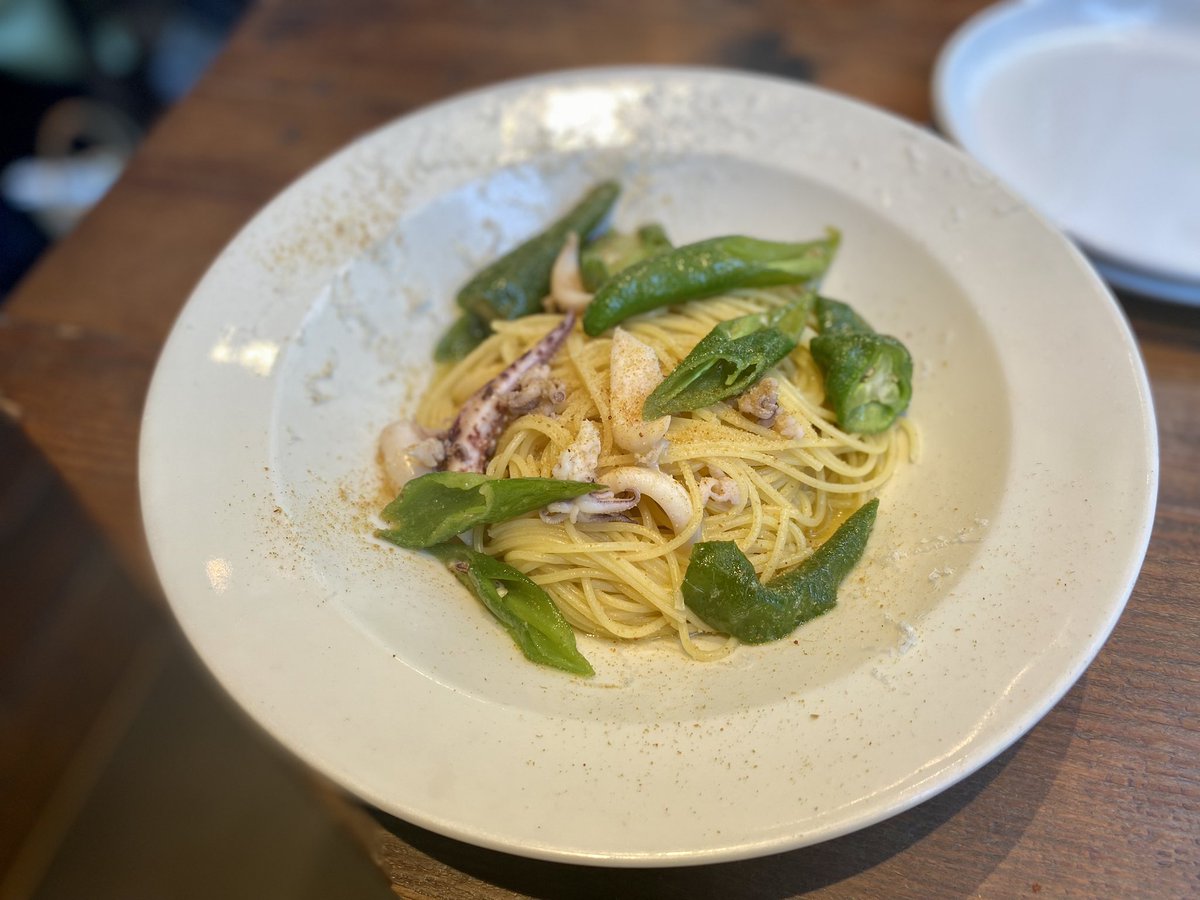 chinkokai's tweet photo. #田町 #msb田町 #knockbuonacucinaitaliana の #京���菜万願寺とうがらしでカラマリペペロンチーノスパゲティ 。#田町グルメ #田町ランチ #knock #京野菜 #万願寺とうがらし #カラマリ #ペペロンチーノ #スパゲティ #スパゲッティ #spaghetti #pasta https://t.co/GNSnl1yL8D