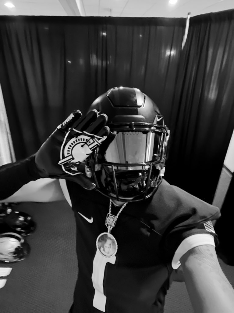 #GOARMY⚔️⚔️ ??
<a href="/goblackknights/">#GoBlackKnights</a> <a href="/CoachDDixon/">Daryl Dixon</a> <a href="/CoachJeffMonken/">Jeff Monken</a> <a href="/PatrickSharpeFB/">Patrick Sharpe</a> <a href="/Coach_Leake/">Austin Leake</a> <a href="/natwithaheart/">nat ♡</a>