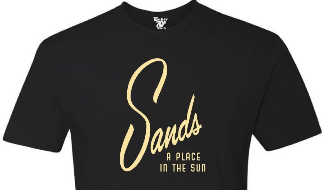 Super70sSports's tweet image. Driving your white Coupe DeVille over to the Sands to see Wayne Newton is pretty much peak 70s living …

👉 super70ssportsstore.com/products/sands…