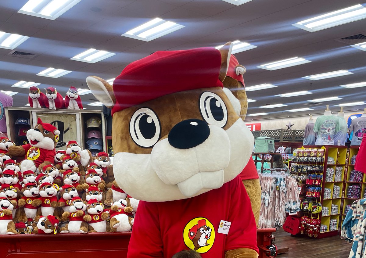 melodytravels's tweet image. We saw Bucee at the @bucees in Robertsdale, AL today!

#STEAlabamaBeaches #ALBeachBlogger