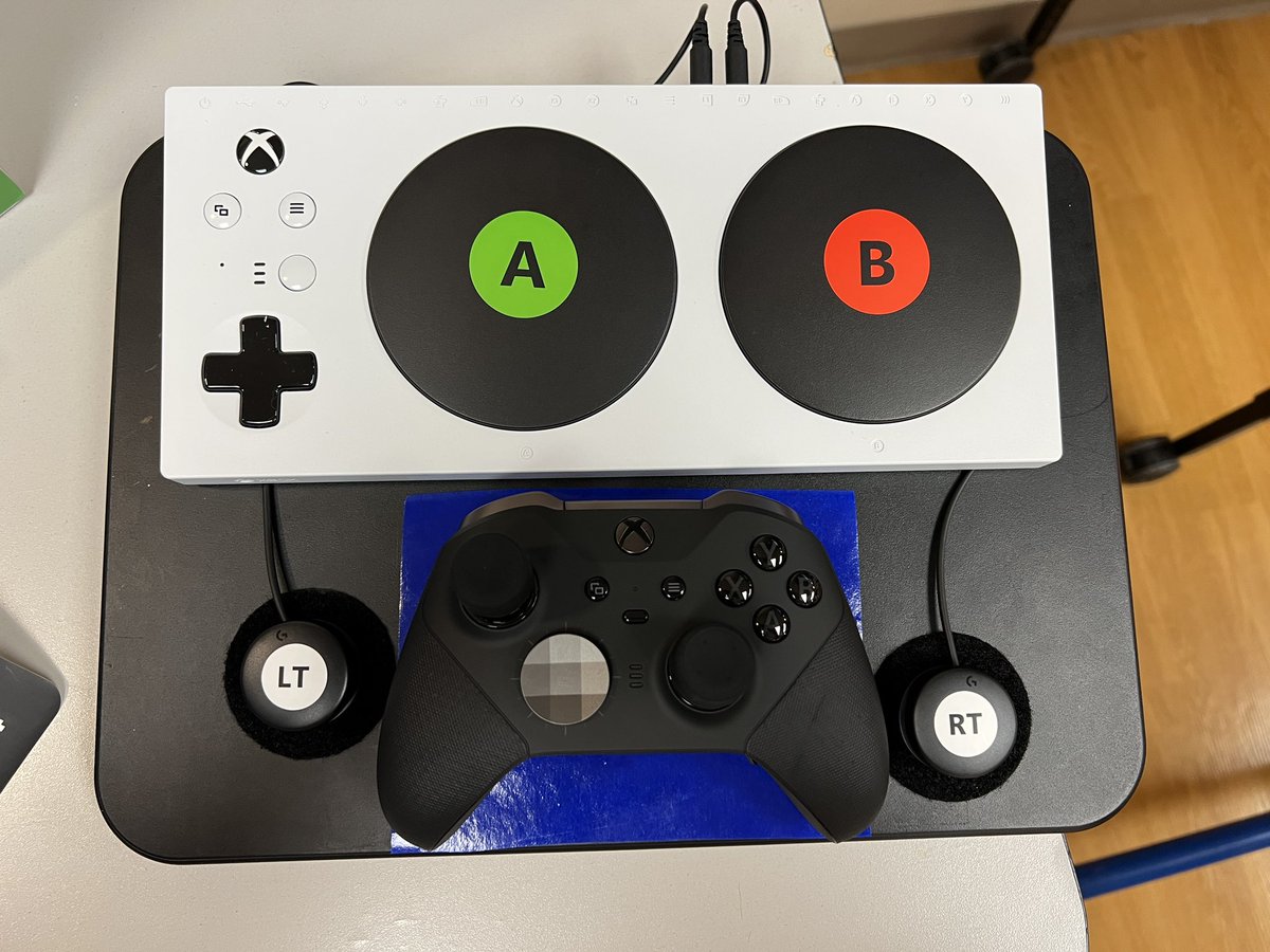 DanielleCTRS's tweet image. A simple setup! This patient enjoys traveling to their friends house to play video games, so I searched high &amp;amp; low for a backpack and lap tray combo so they could easily travel with their controller. Peep the quad friendly zipper loops #xboxadaptivecontroller #A11Y #XAC