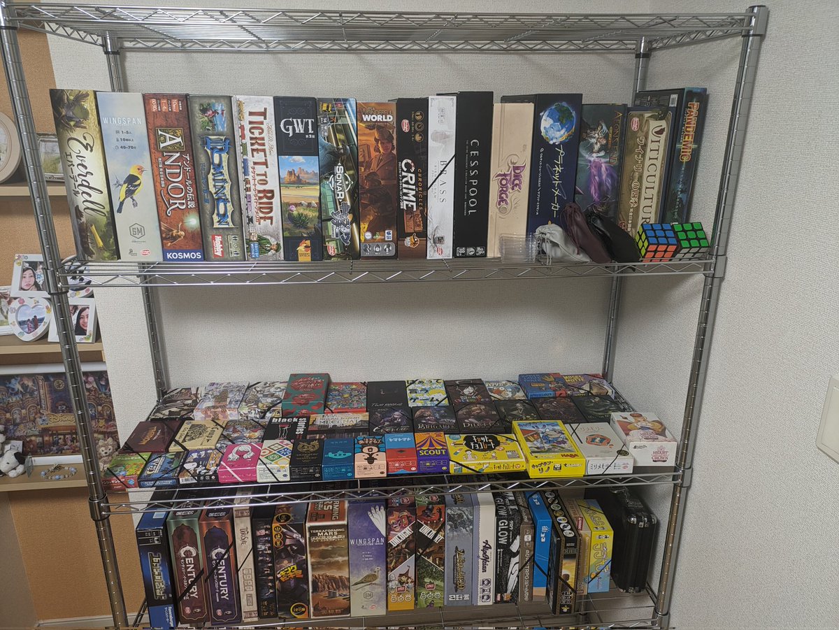 cube_osuyhc's tweet image. 新居にてボドゲ棚かんせーい！笑
いっぱいしたいからみんな遊びに来てね！！笑
