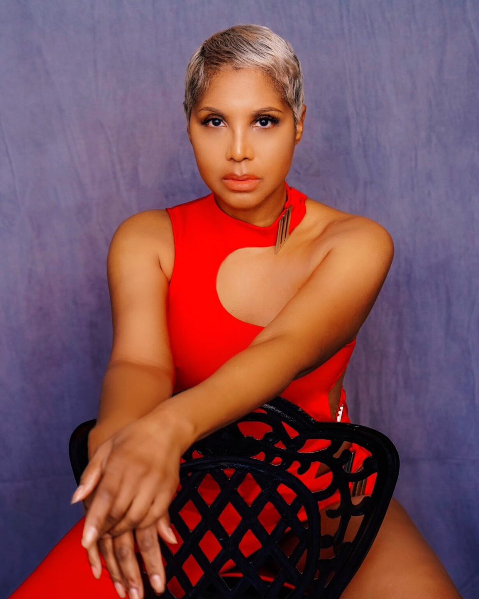 RatedRnB's tweet photo. Happy Birthday to @tonibraxton! 🎉💜

What are 4️⃣ of your favorite songs by Toni Braxton? https://t.co/B8gc229VJ5