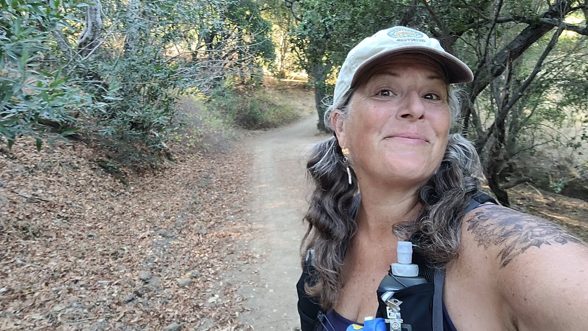 FlowervineMom's tweet photo. In my happy place on the trails. #trailrunnertracy #mountdiablo #backcountrypatrol @calparks https://t.co/huv8fEbOws
