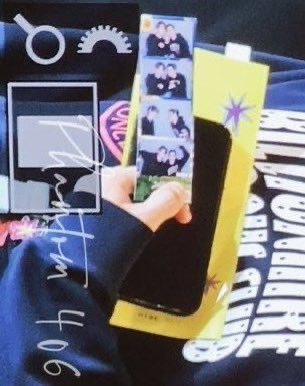 coma_13_pieces's tweet photo. 드래프트 지명되고 사귀는 동갑내기 남친과 함께 홈팀 경기보러온 신인 ⚾️선수같다는 생각을 계속하는중... 알아보는 팬들하고 같이 사진찍어주고 야무지게 경기장 밖에서 인생네컷도 찍고간 고딩커플 ..... https://t.co/5EwAabVyfF